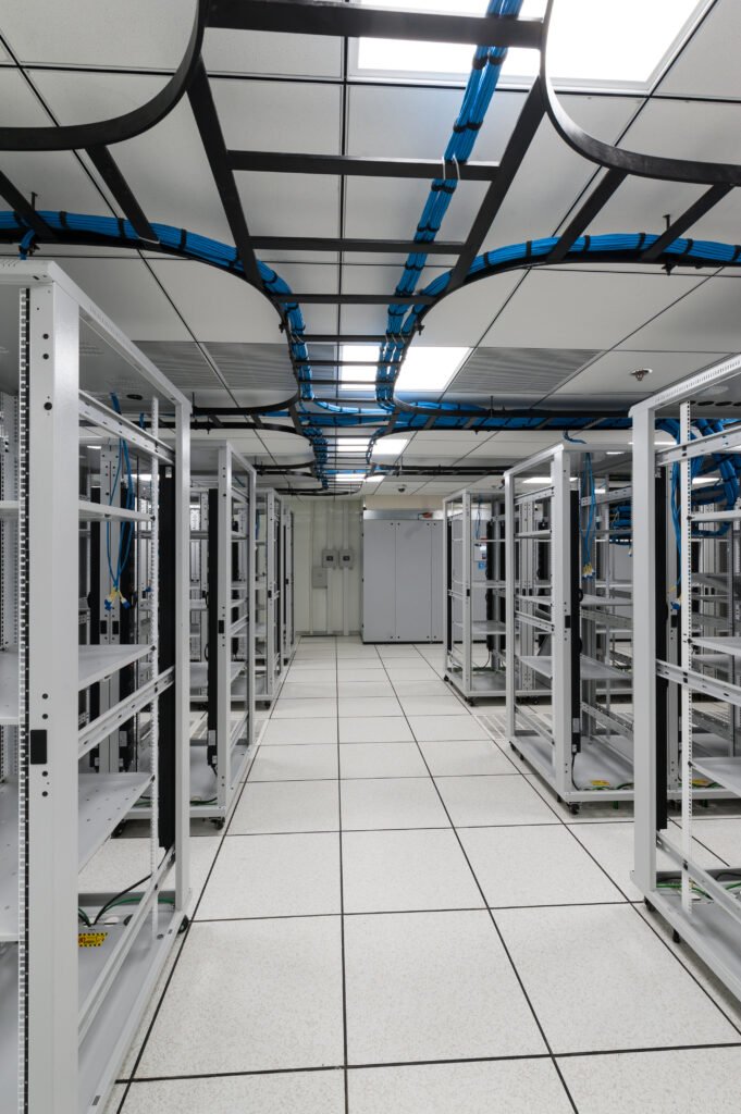 High-End DATA CENTER→